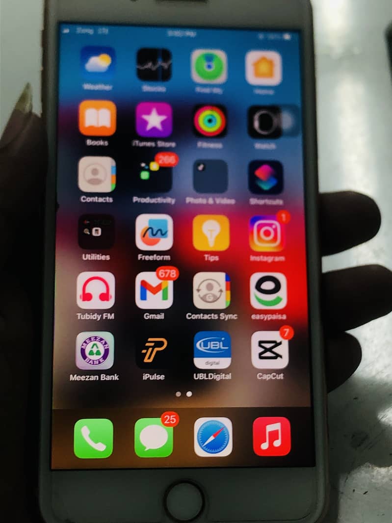 Apple iPhone 8 Plus 4