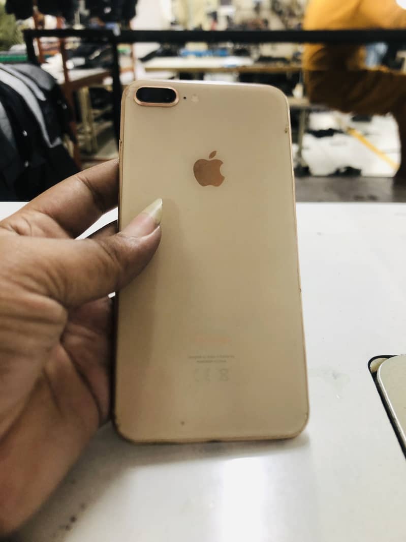 Apple iPhone 8 Plus 5