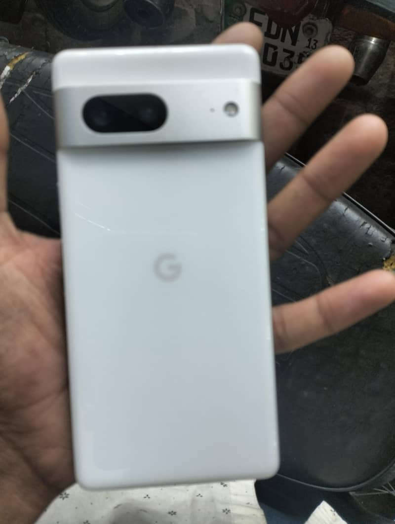 Google Pixel 7 4