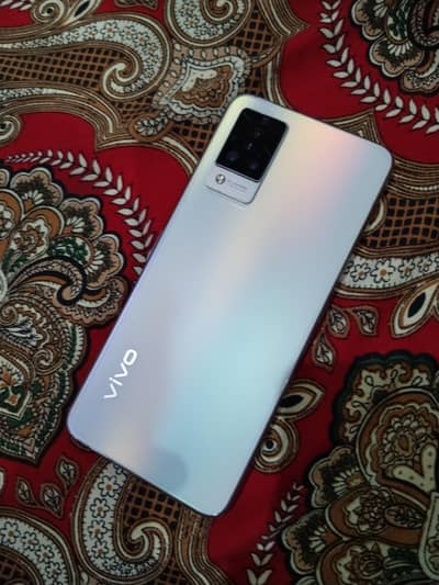 Vivo V21