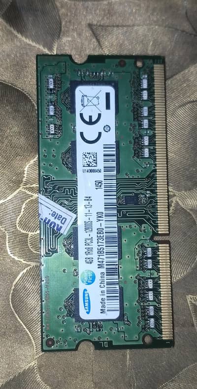 Samsung 4 GB PCL3 ( DDR3 ) RAM