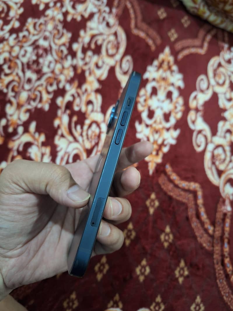 Apple iPhone 13 6