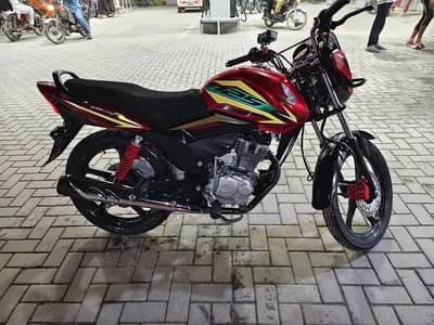 Honda CB 125F 2025 10 by 10 by and drive
