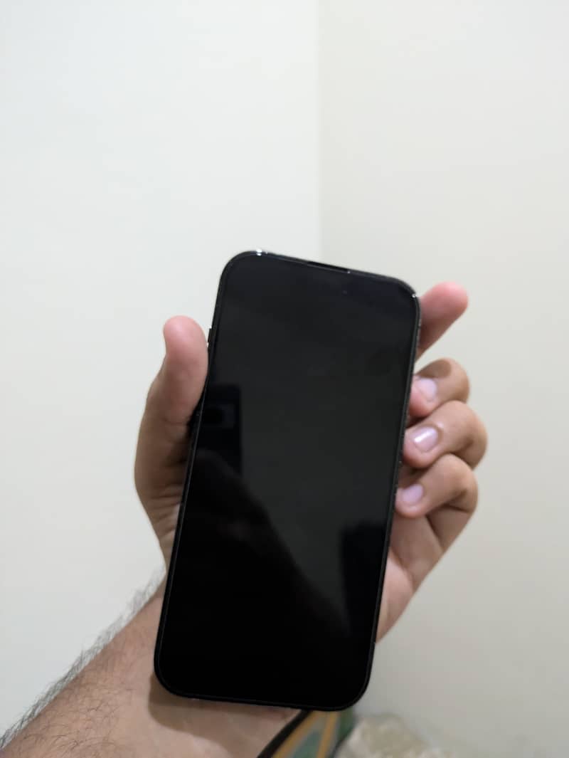 14 pro 3