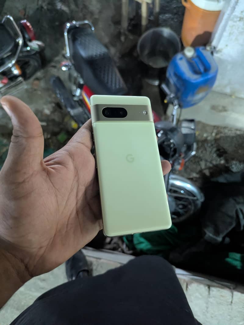 Google Pixel 7 3