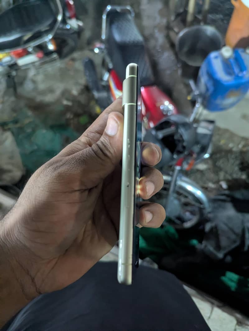 Google Pixel 7 5