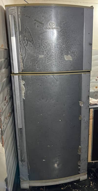 Well-Maintained Refrigerator for Sale – Excellent Condition