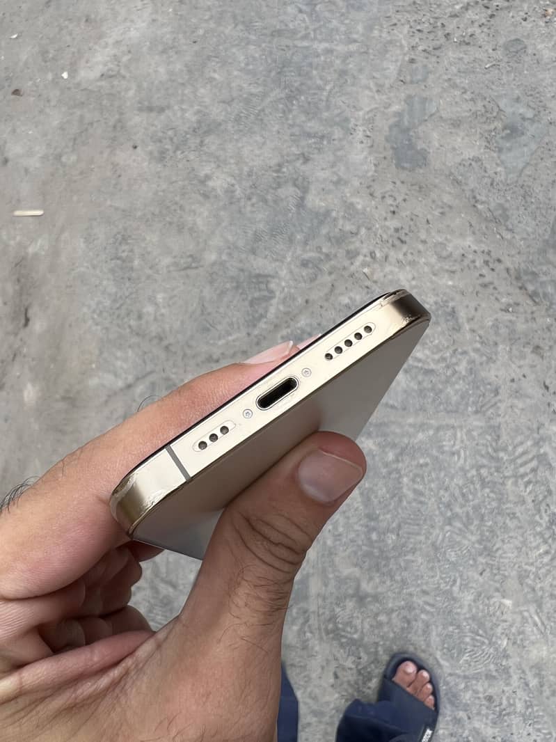 Apple iPhone 13 Pro 4