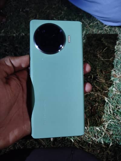 tecno spark 20 por +