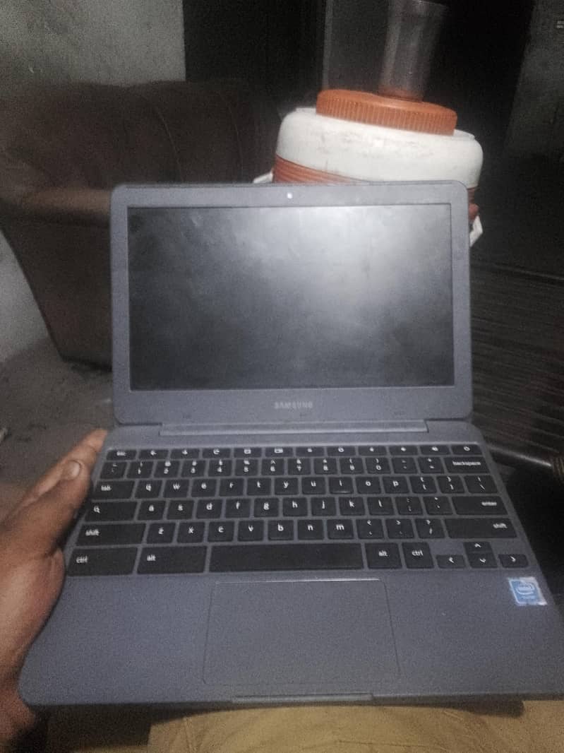 Chromebook 0
