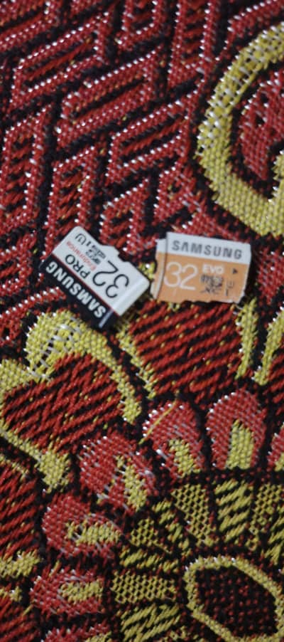 SD CARD FOR SALE 2 CARD 32 GB 32 GB