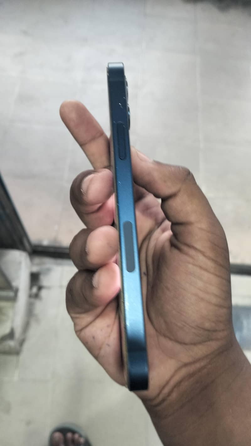 iphone 12 4
