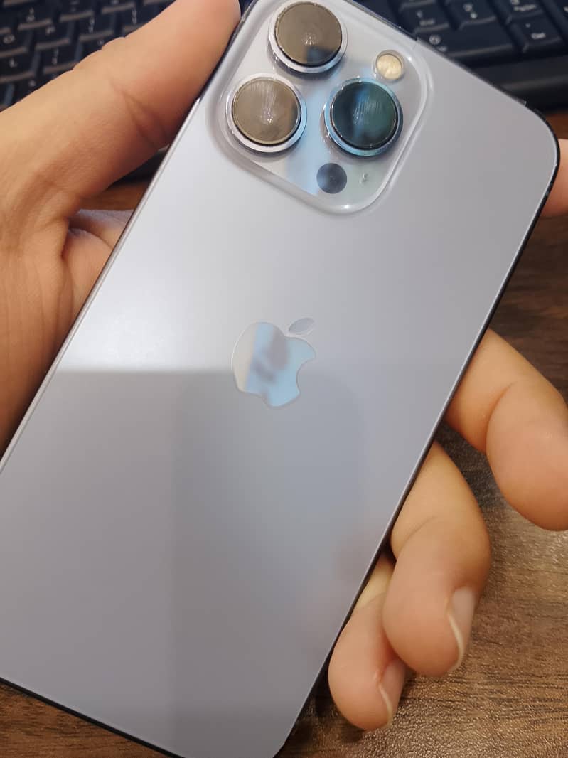 Apple iPhone 13 Pro 0