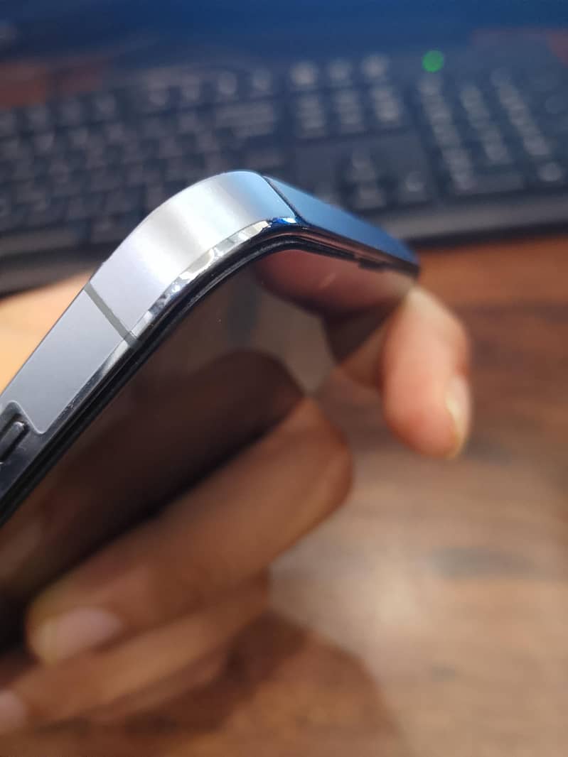 Apple iPhone 13 Pro 2