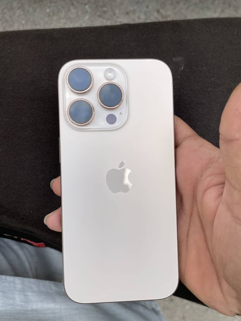 Iphone 16 pro 4