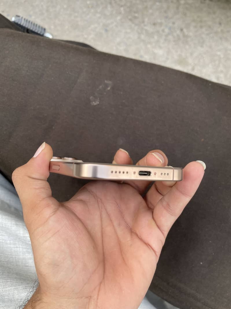 Iphone 16 pro 6