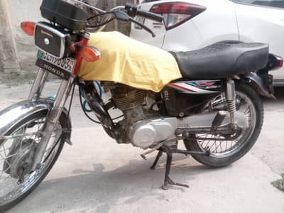 Honda CG 125 2015 model in genuine condition