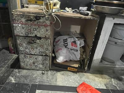 almari with 3 drawer and big box