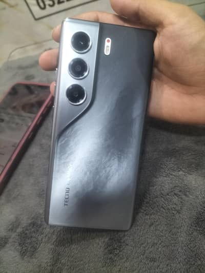 Tecno CAMON 40 Pro 8gb 256gb with box charger