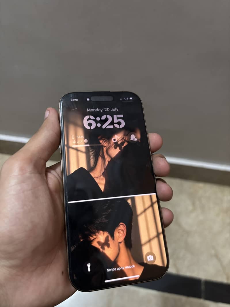iPhone 16 pro 2