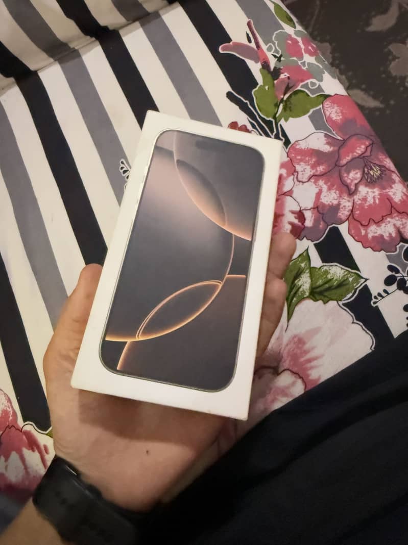 iPhone 16 pro 4