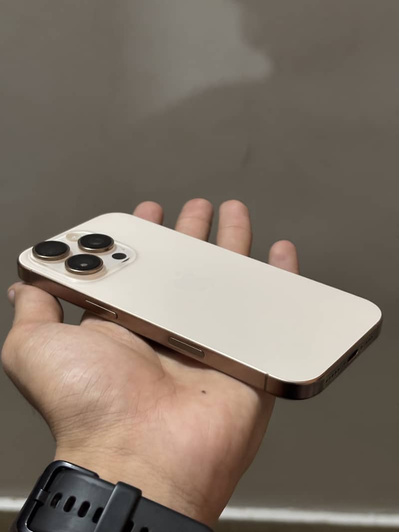 iPhone 16 pro 6