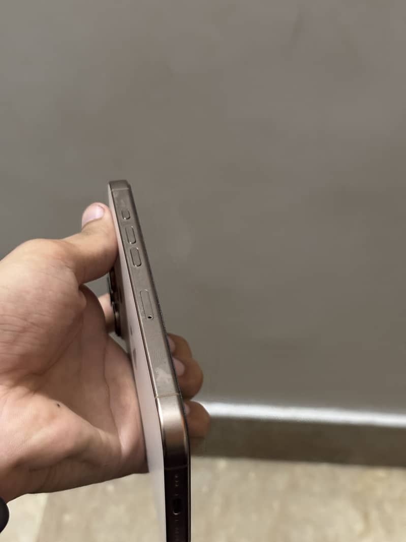 iPhone 16 pro 7