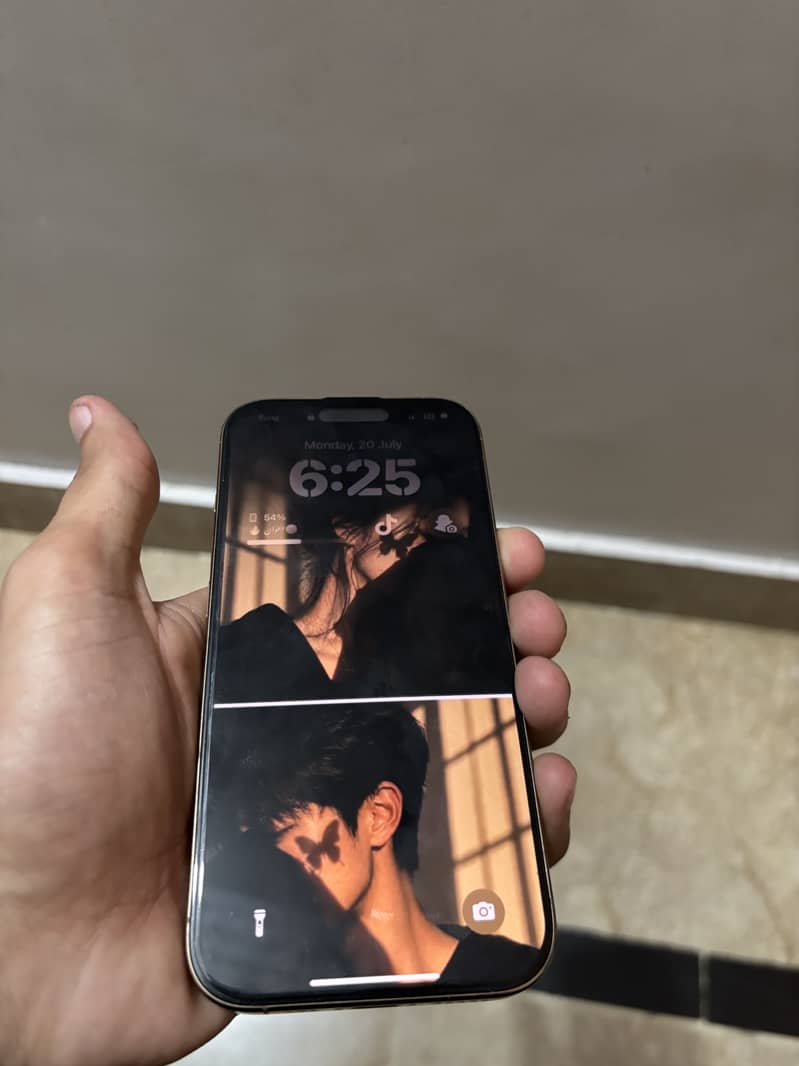 iPhone 16 pro 8