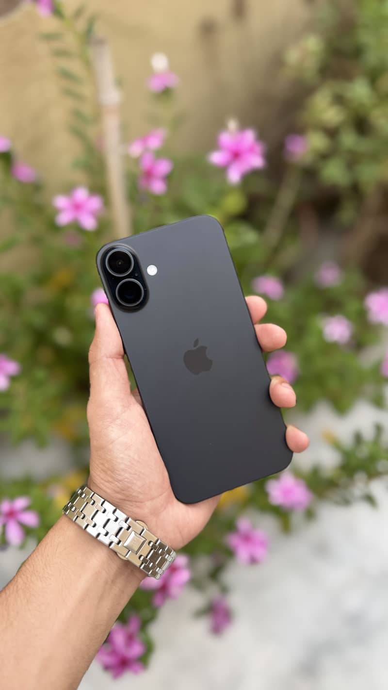 Apple iPhone 16 Plus 0