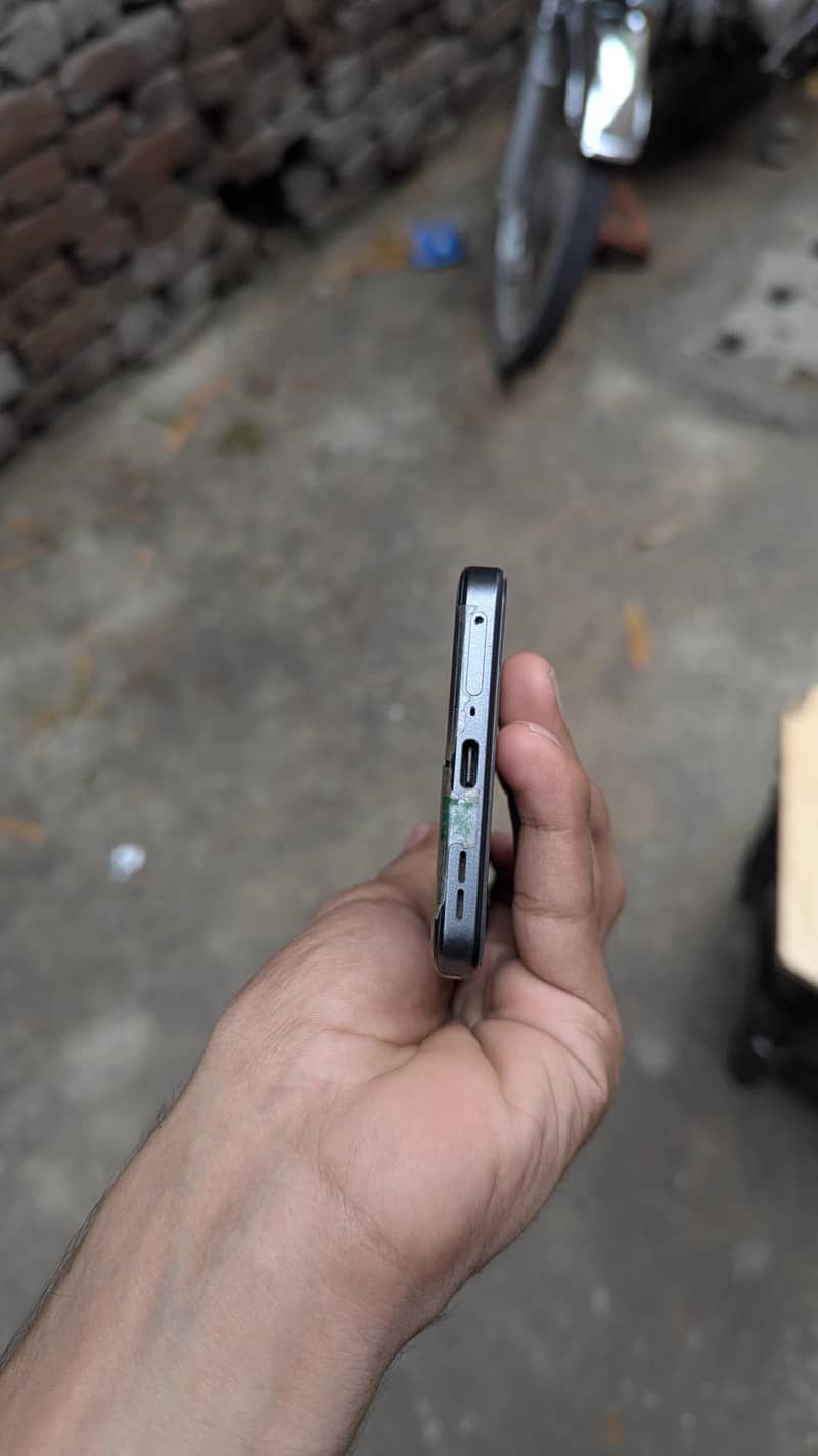 OnePlus Ace 2v 3