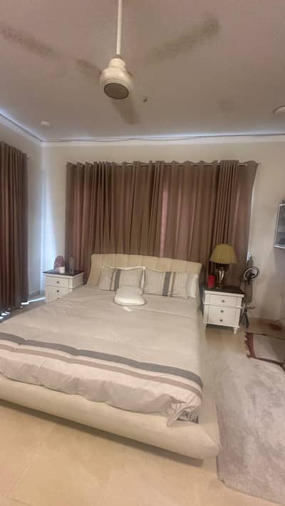 Luxury King Size Bed Frame (White/Cream Upholstered Cushion)