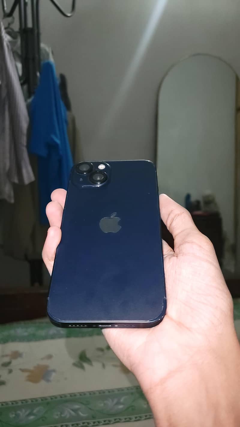 Apple iPhone 13 0