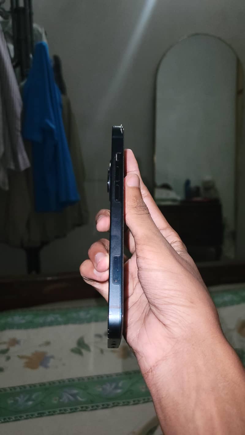 Apple iPhone 13 3