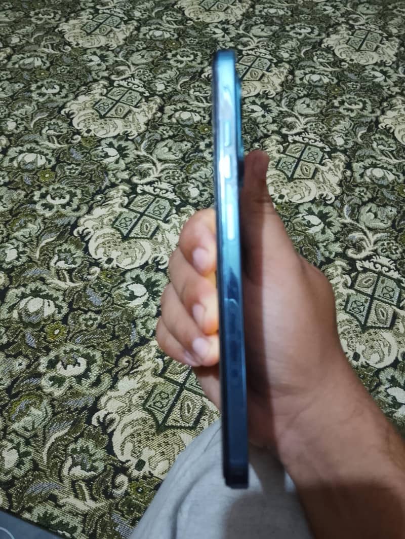 Tecno Spark 20 4