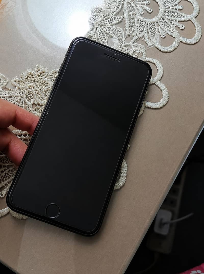 Apple iPhone 7 Plus 1