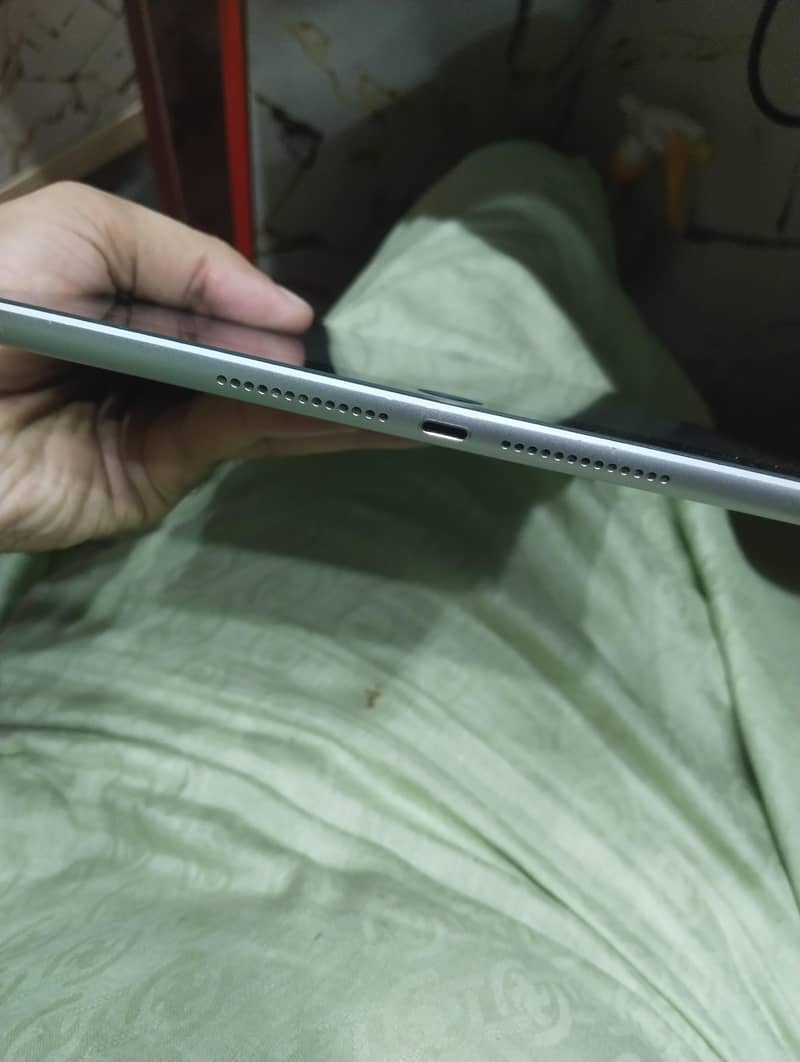 Apple 4
