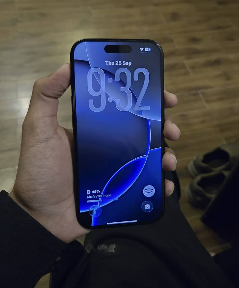 iPhone 16 Pro JV 0