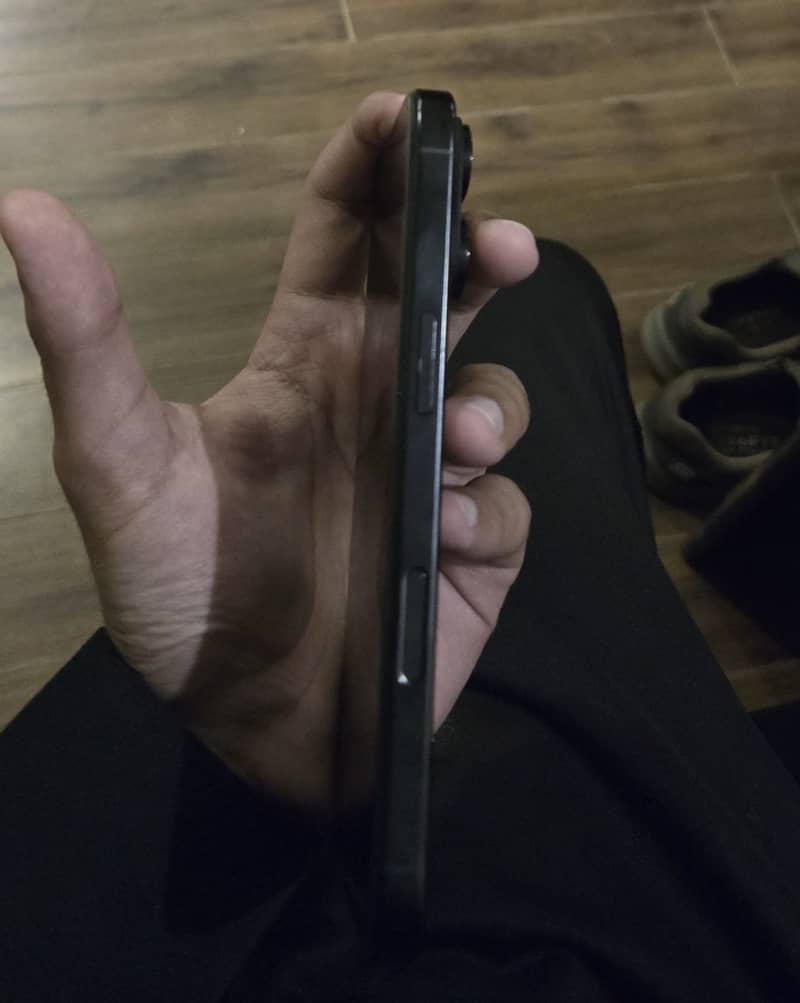 iPhone 16 Pro JV 2