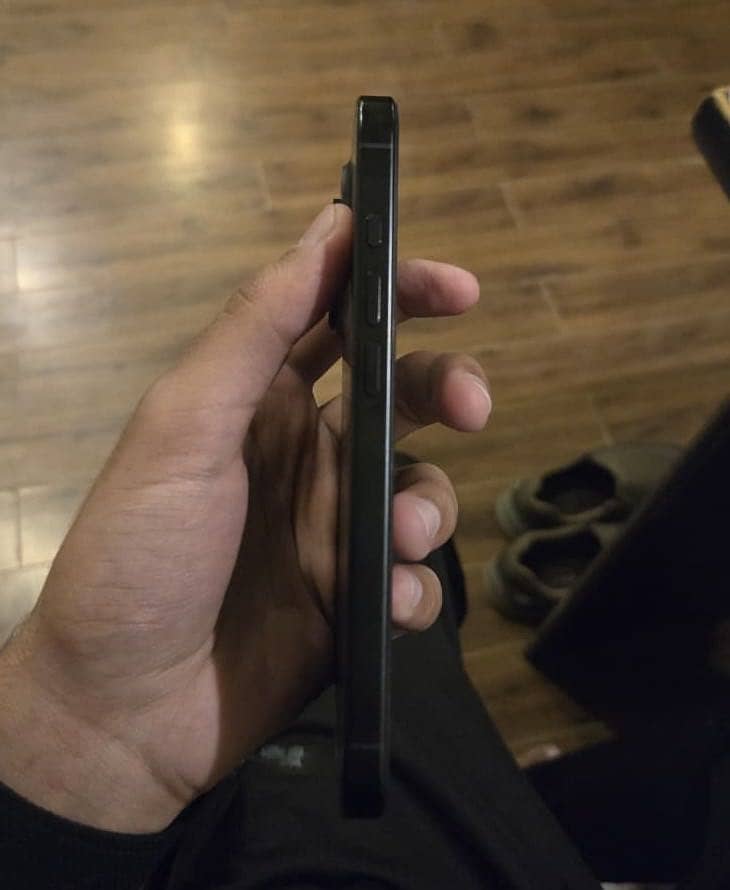 iPhone 16 Pro JV 3