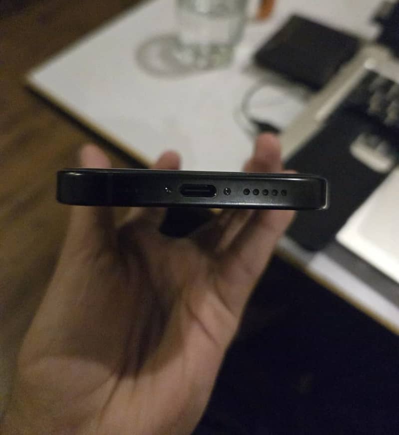 iPhone 16 Pro JV 4