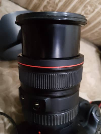 DSLR FOR SALE: CONDITION  9/10 LOOK LIKE NEW.