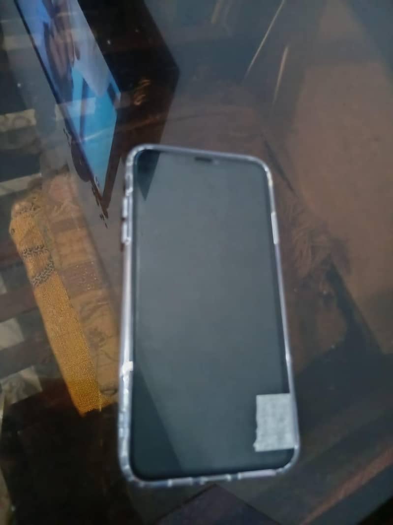 xs max 3