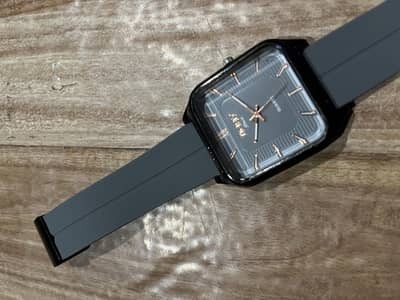 full beautiful look and smoth watch ⌚