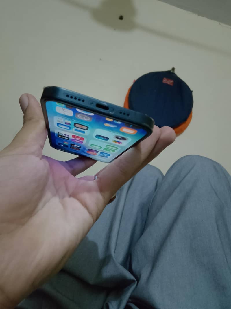 Apple iPhone 14 2