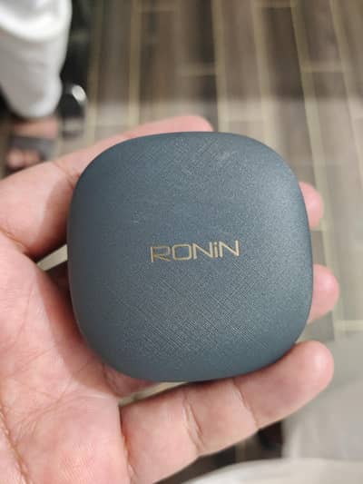 RoNin earbuds