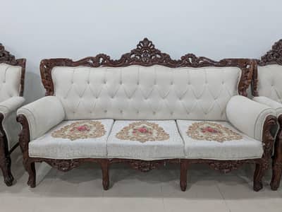 Chinoti Sofa Set