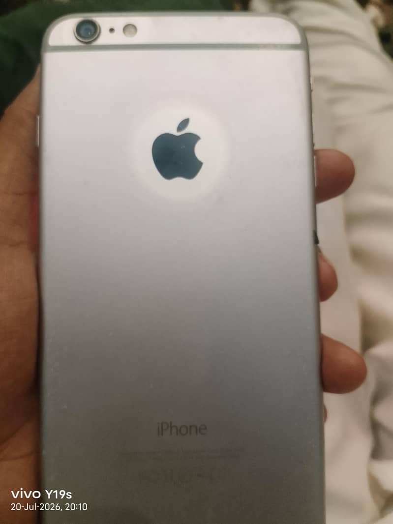Apple iPhone 6 Plus 1