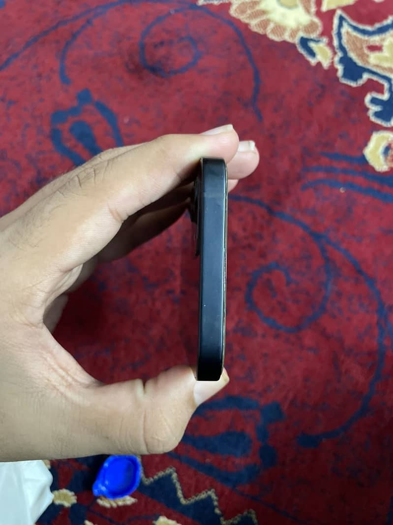 Apple iPhone 12 4