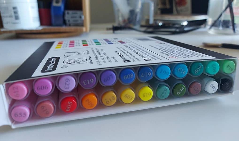 Marker Arylic 3