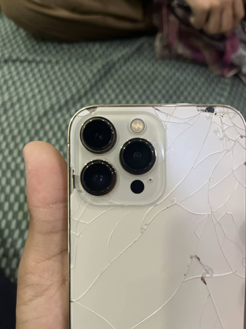 IPHONE 13 pro max 3